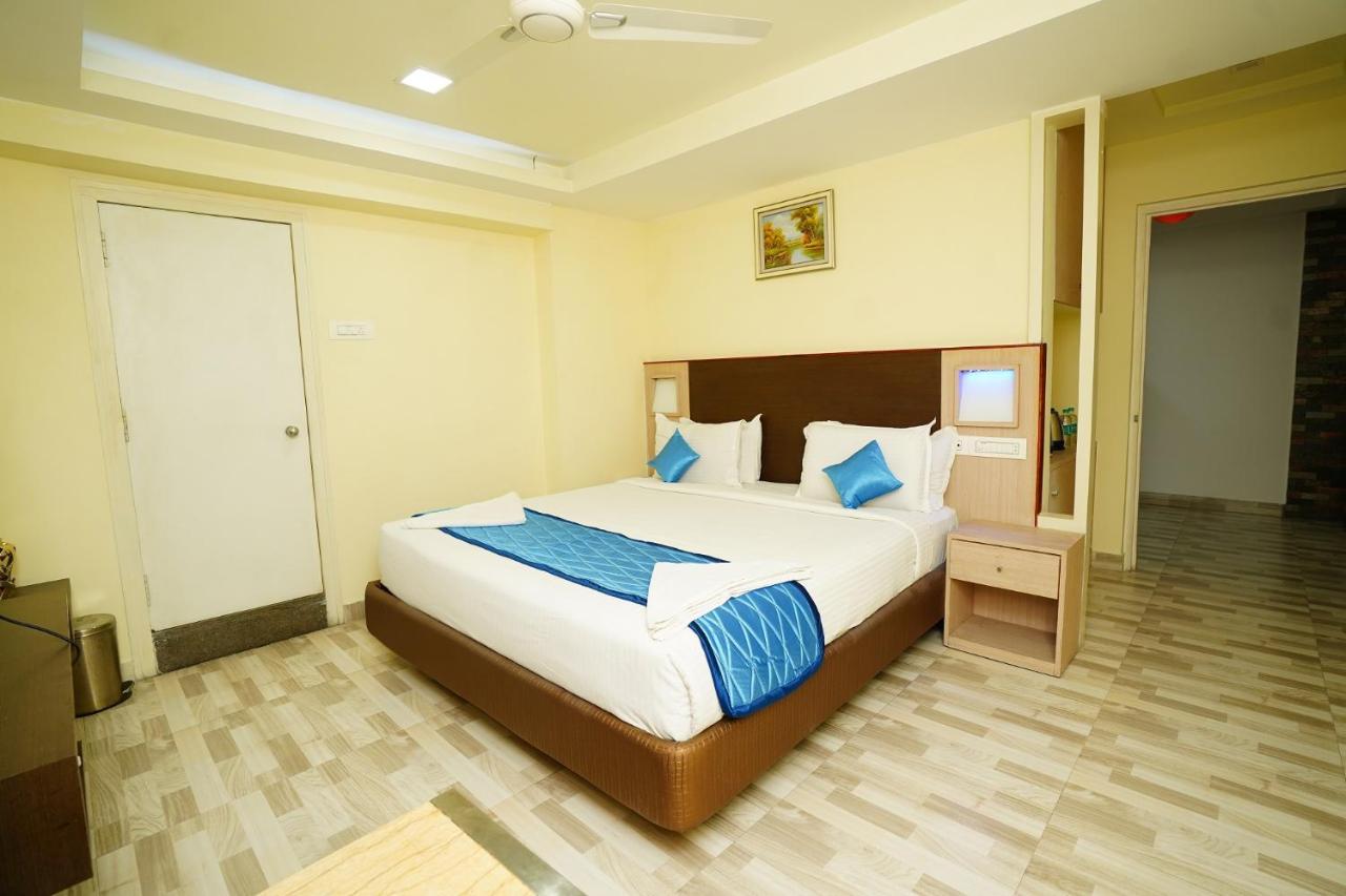 Hotel Sk Riverfront Віджаявада Екстер'єр фото